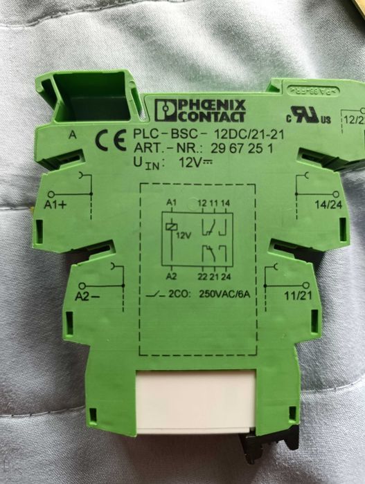 Релета с бобина на 12V