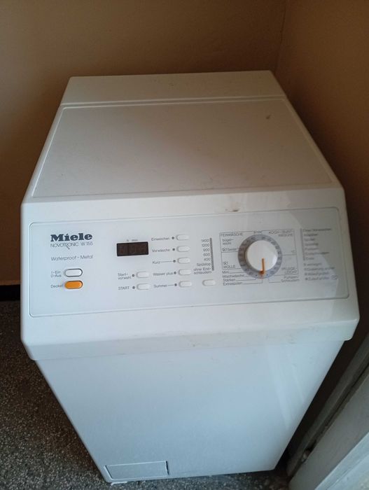 Продавам пералня Mieli и сушилня Privileg .За двата уреда