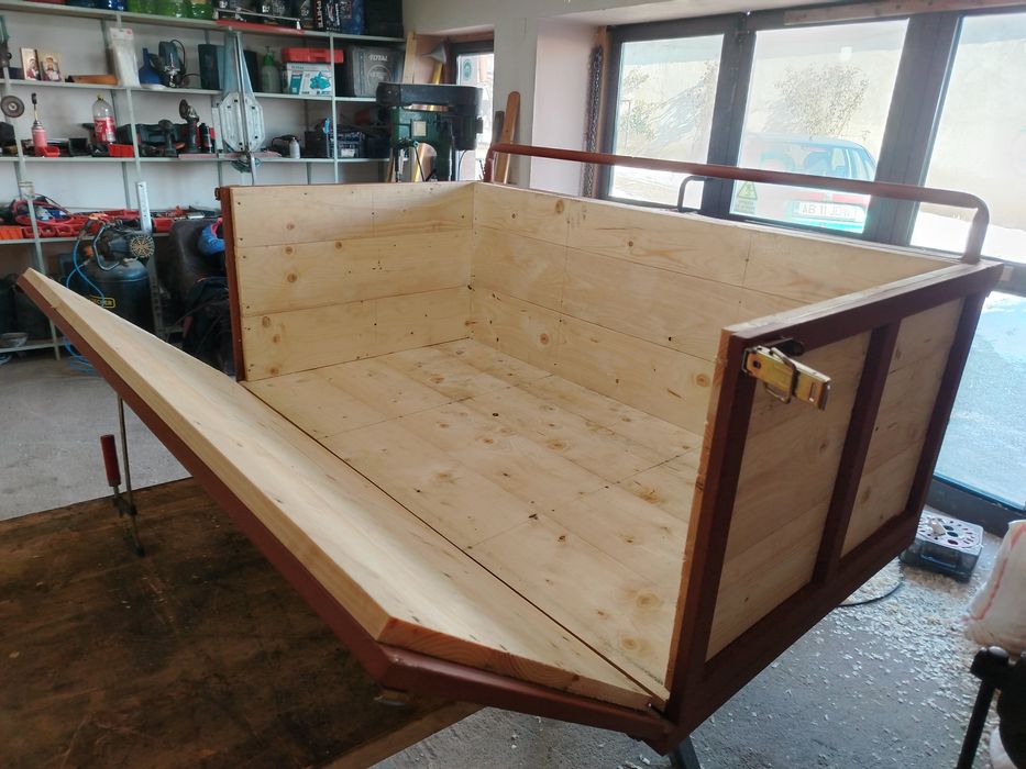 Ladă în tiranț...