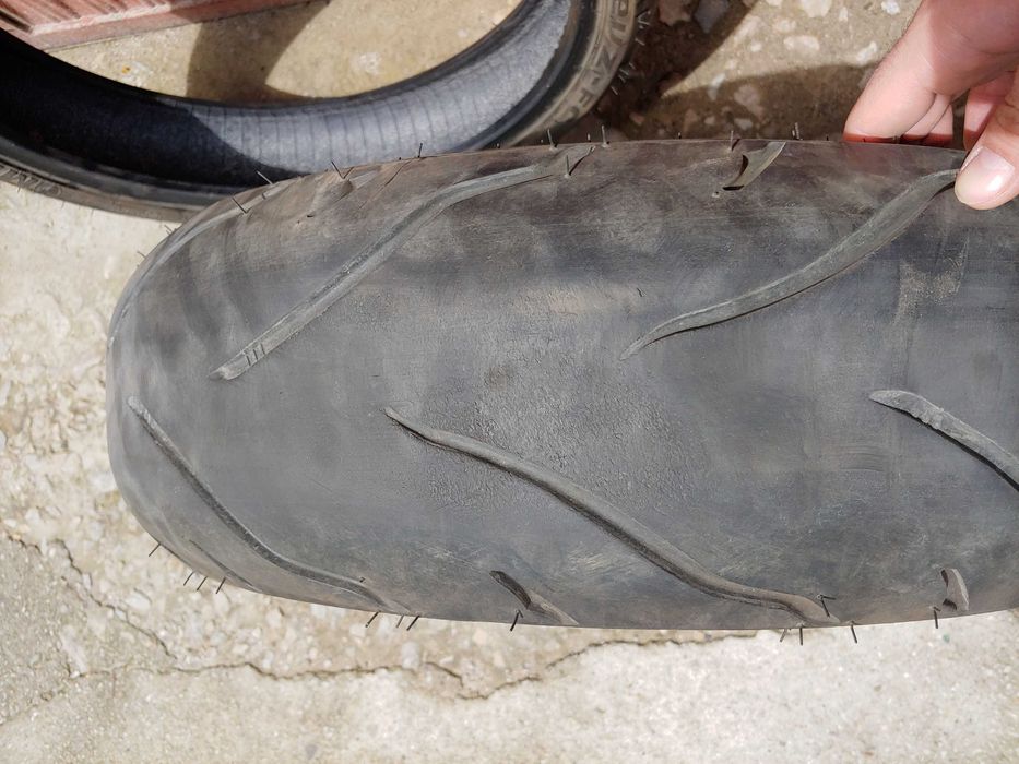 Гума за мотор предна 110/70/17 ДОТ2014