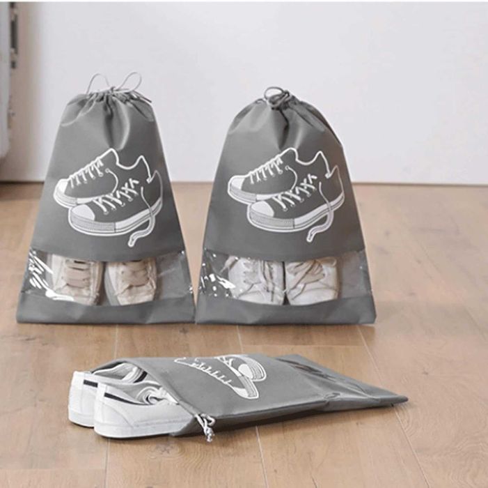 Geanta depozitare pantofi pentru calatorii inchidere cu snur 43x32 cm