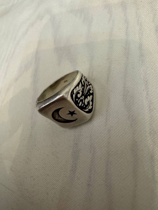 Kumush uzuk sotiladi