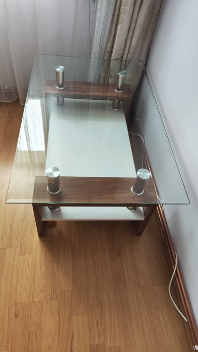 Vând masa din sticla