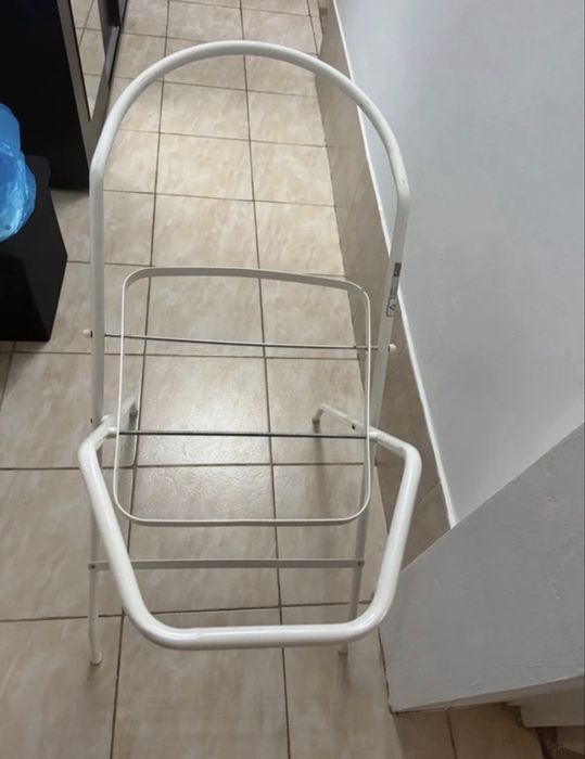 Cada cu dop si termomentru + stand (suport) pentru bebelusi