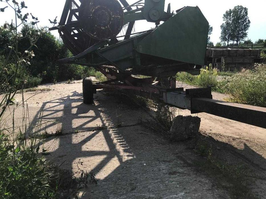 Heder John Deere si carucior  (1500), plug rabe(500), grapa Unia cut (1300), piese din dezmembr. unei combine John Deere  (motor in stare perfecta)
