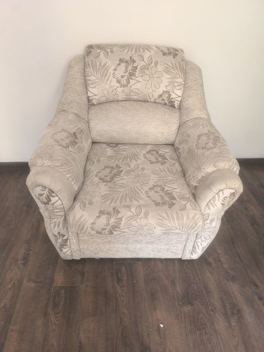 Продам диван с креслом