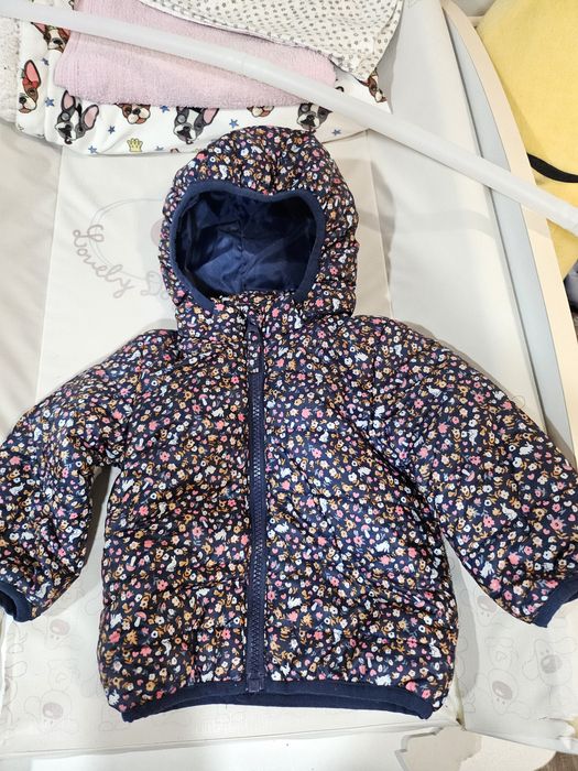 Продавам Бебешко яке Н&M