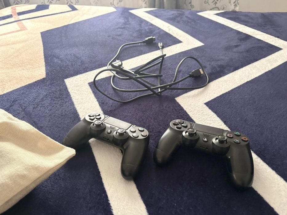 Ps4 slim 400gb + GTA 5