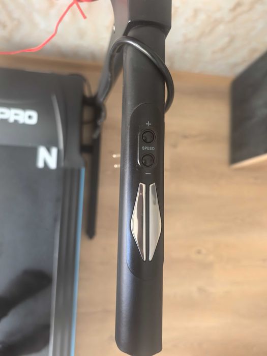 Продавам бягаща пътека Zipro Tekno