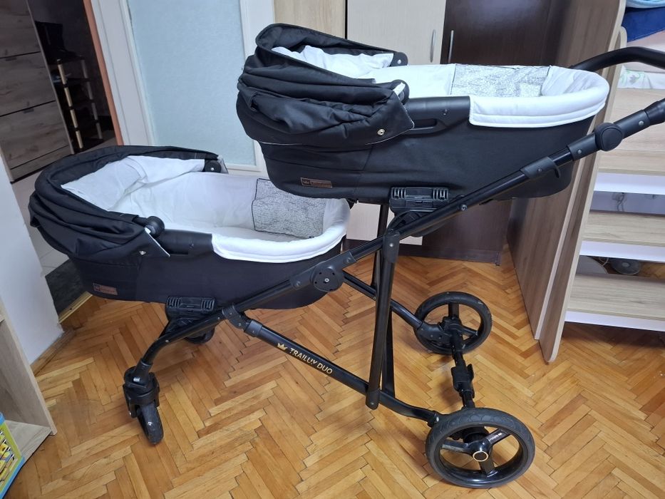 Vând carucior pentru gemeni 3 în 1
