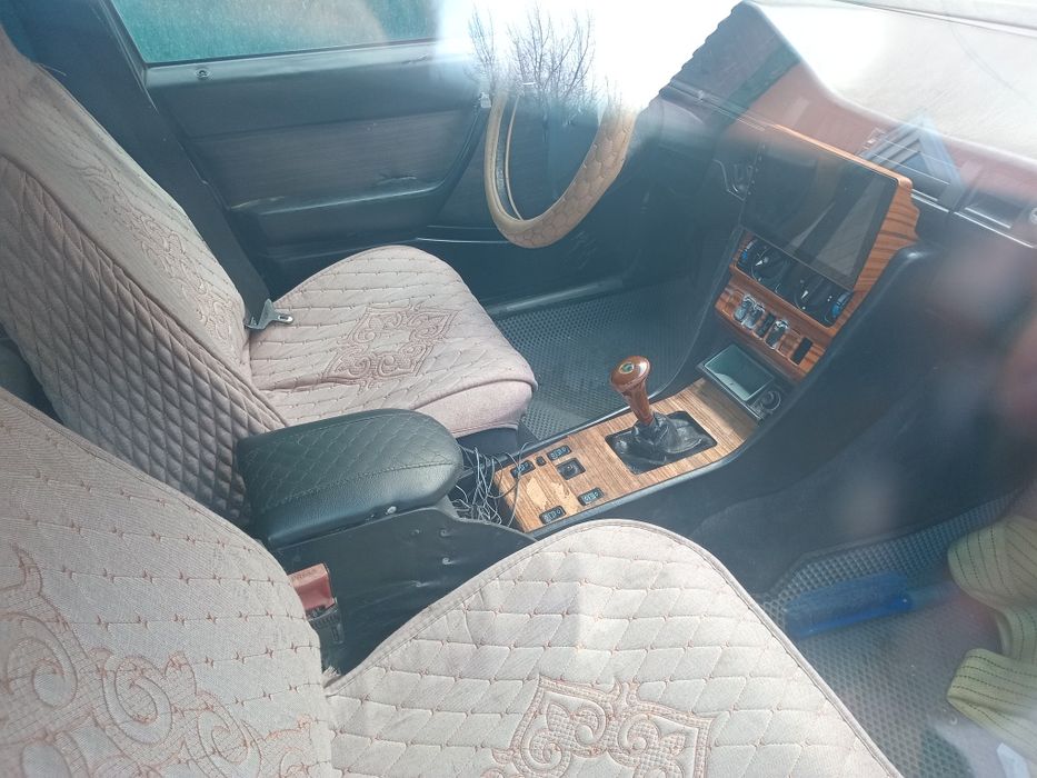 Мерс сатылады.Обьем 2.8