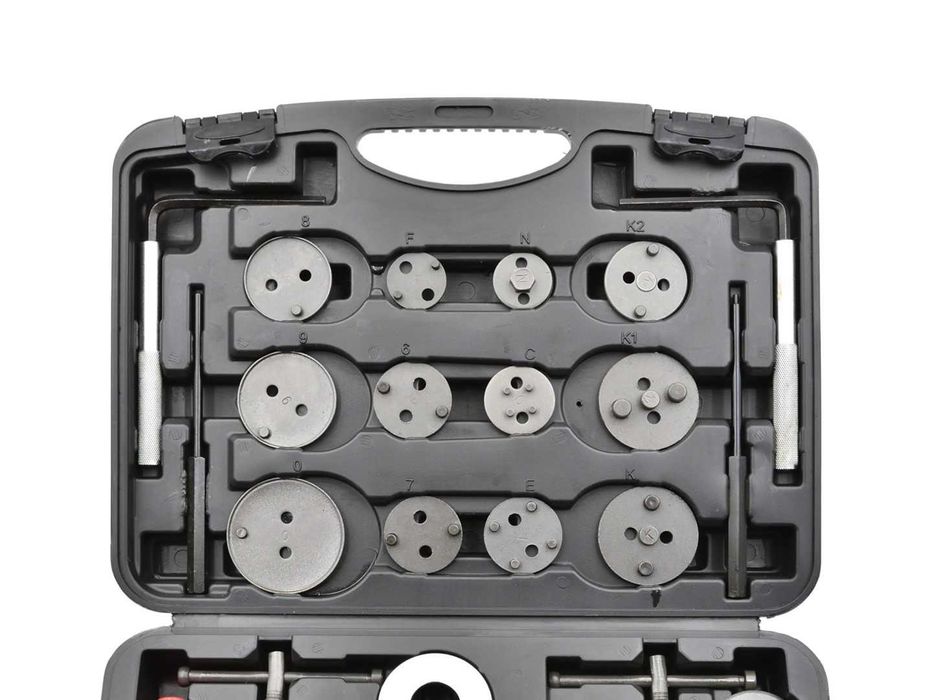 Trusa schimbat etrieri.Trusa schimbat placute frana-pistonase-35 piese