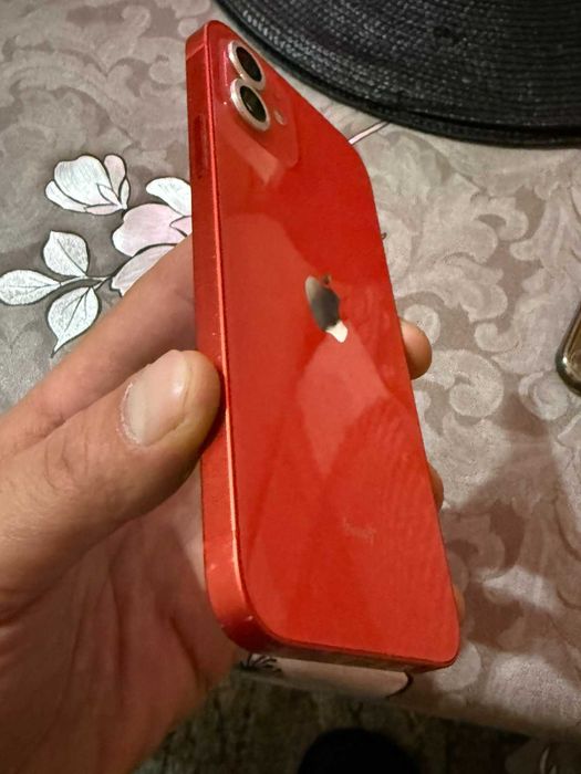 Продавам iphone 12