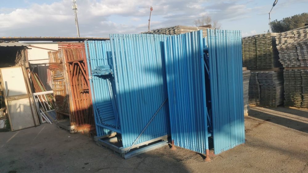 Фасадно скеле италианско рециклирано като ново