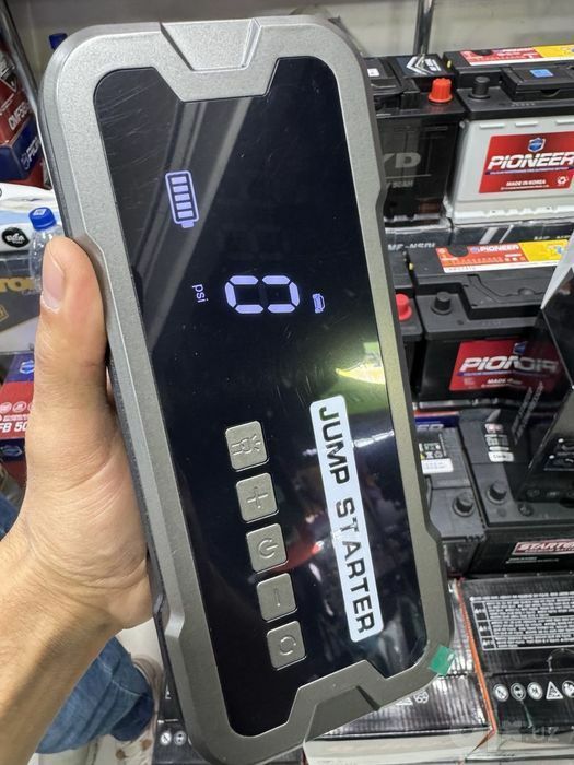 Повербанк бустер jump starter пуско-зарядное устройство  powerbank