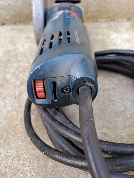 Polizor unghiular Bosch