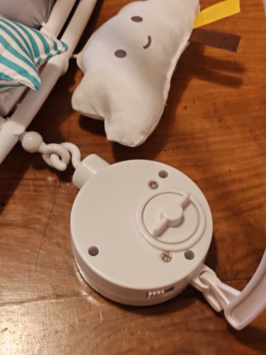 Музикална въртележка за бебешко креватче (не изисква батерии)