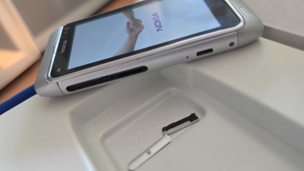 Telefon Nokia N8