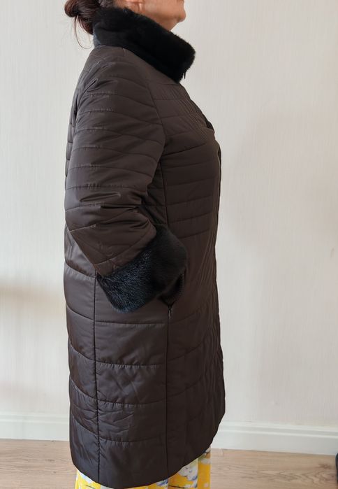 Продам зимнее пальто с норкой