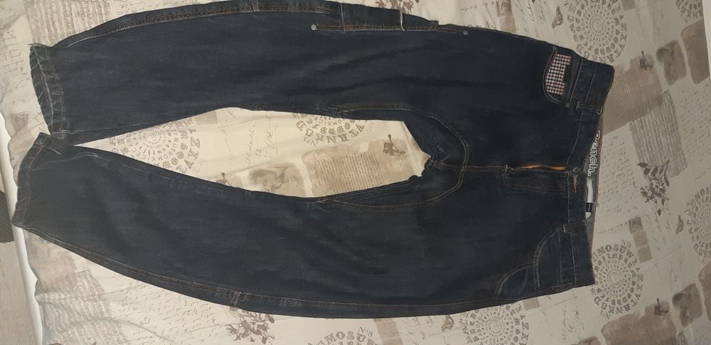 Bench,blugi model deosebit