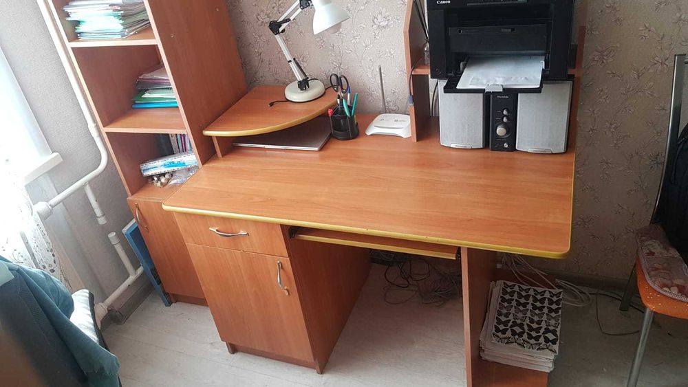 Продам письменный стол
