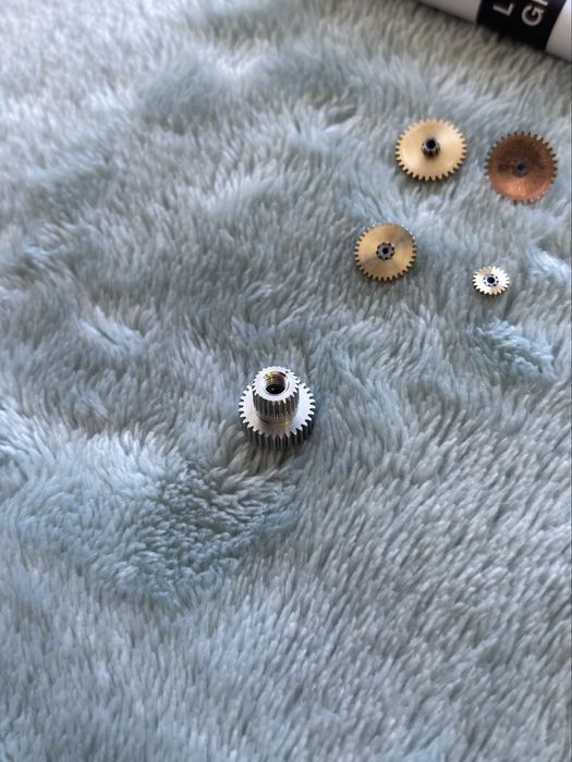 Set pinioane metalice Traxxas 2064R – Full box, ca noi