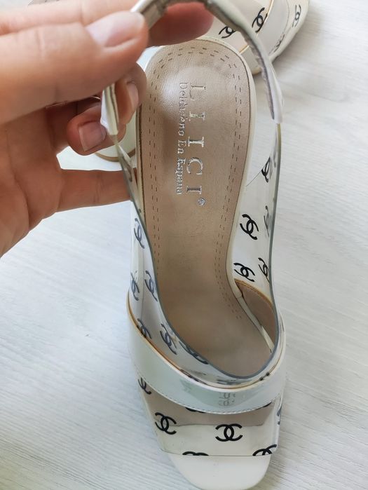 Продам туфли на каблуке