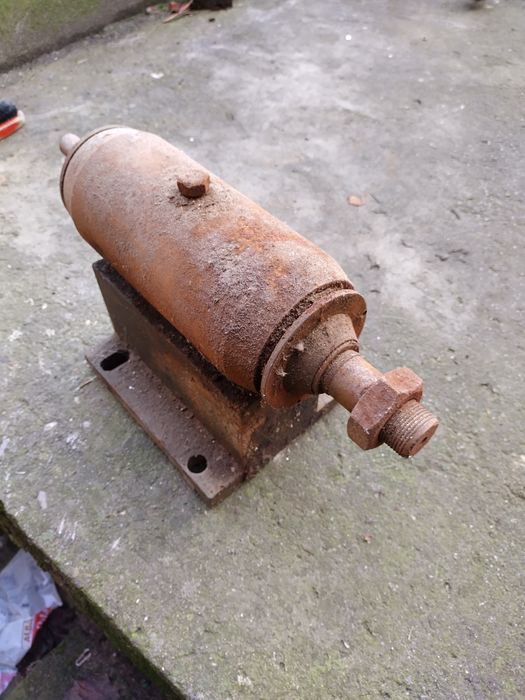 Ax industrial (circular, polizor, despicator lemne etc)