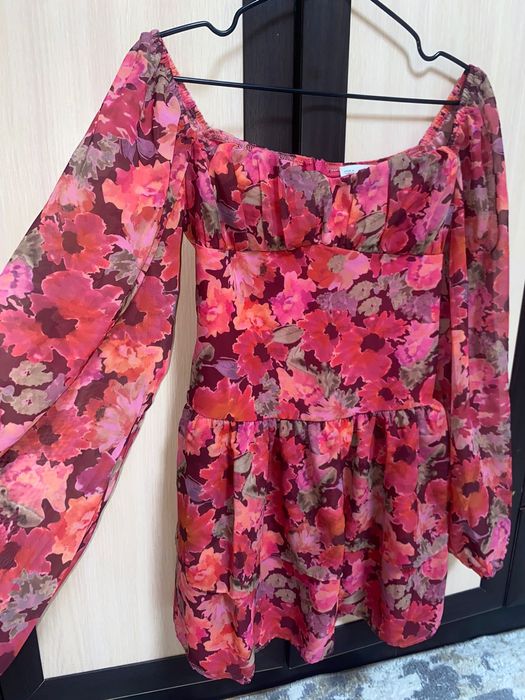 Красивое новое платье