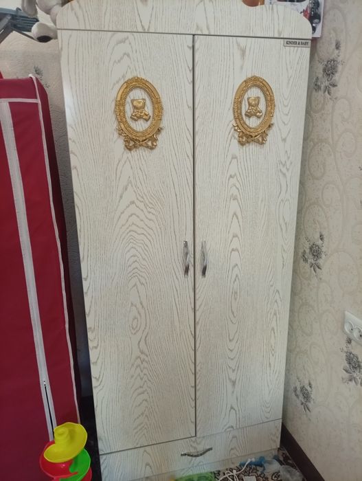 Bolalar kravati+shkafi bilan