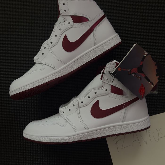 Jordan Retro 1 High Metallic Burgundy