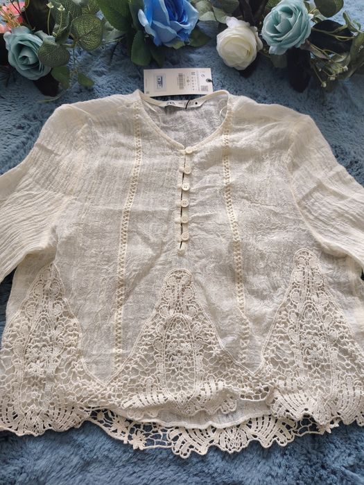 Bluza Zara cu broderie masura M