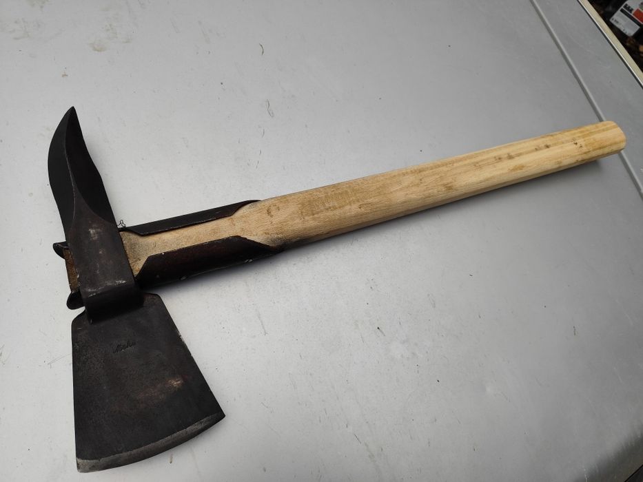 Голяма Киркобрадва
Тегло с дръжката 3,160кг
Дължина остриетата 35см
Ос