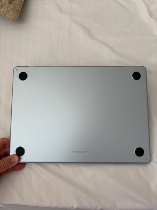 Macbook air 13 m5 24ram 1Tb