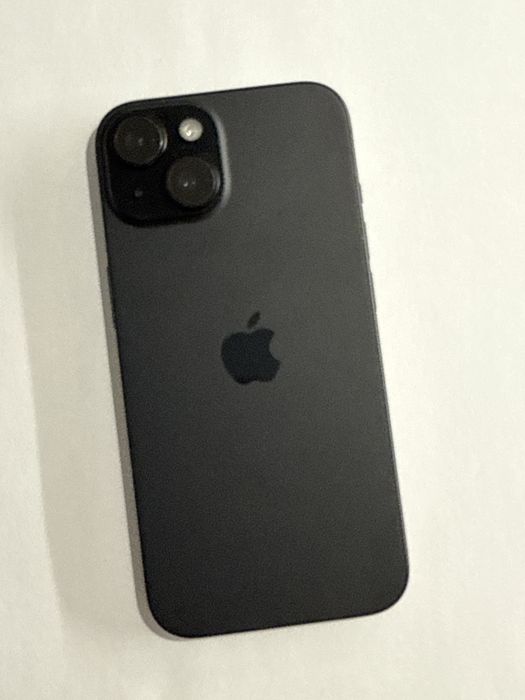 IPhone 15; 128 gb