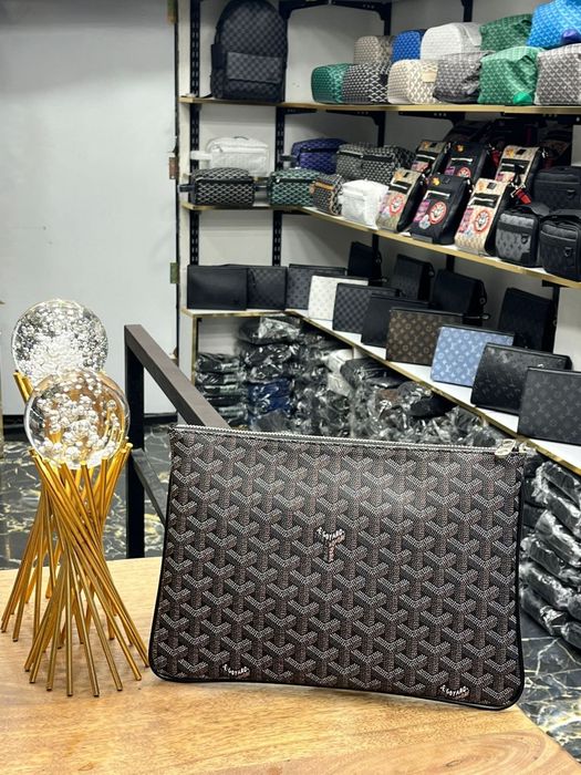 Мъжки чанти различни модели Goyard