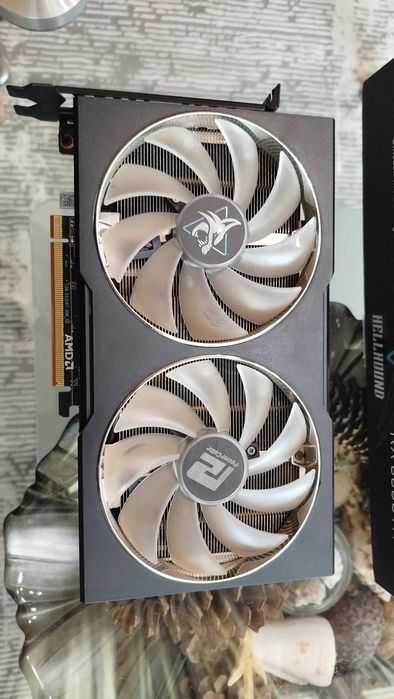 AMD Radeon RX 6600 XT PowerColor Hellhound 8GB – 155 €