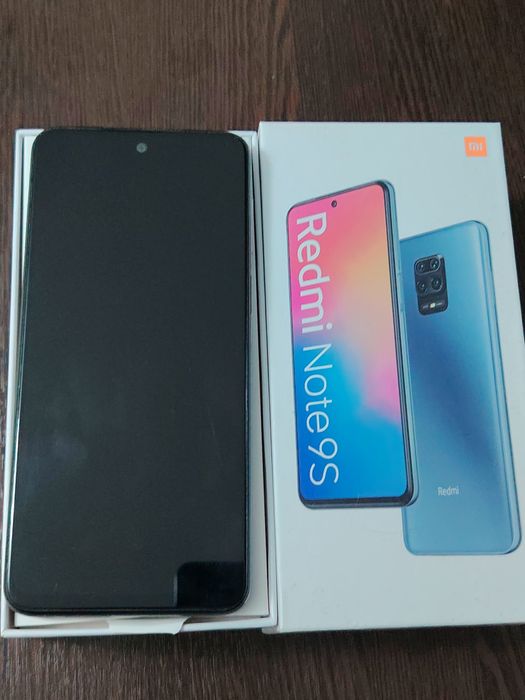 Два сматрфона. Рэдми.