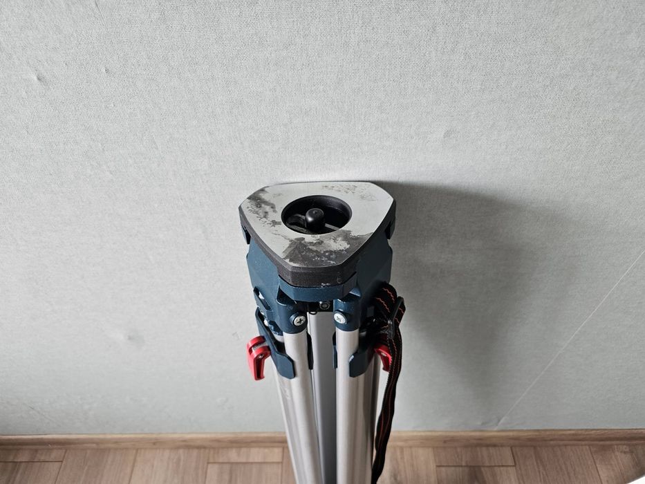 Комплект оптичен нивелир BOSCH GOL 32 G