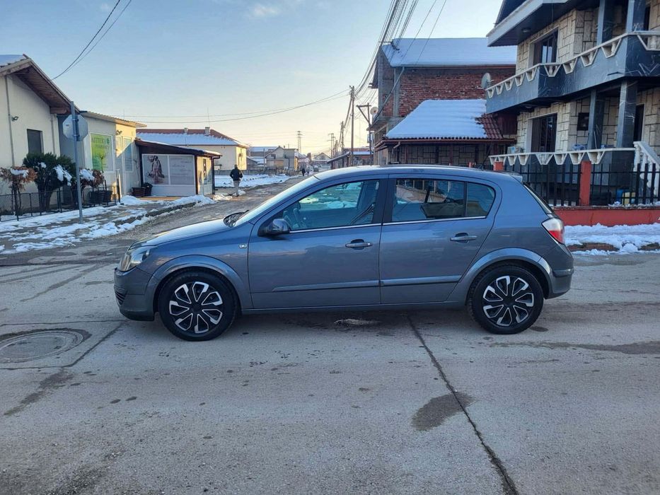 Opel astra.