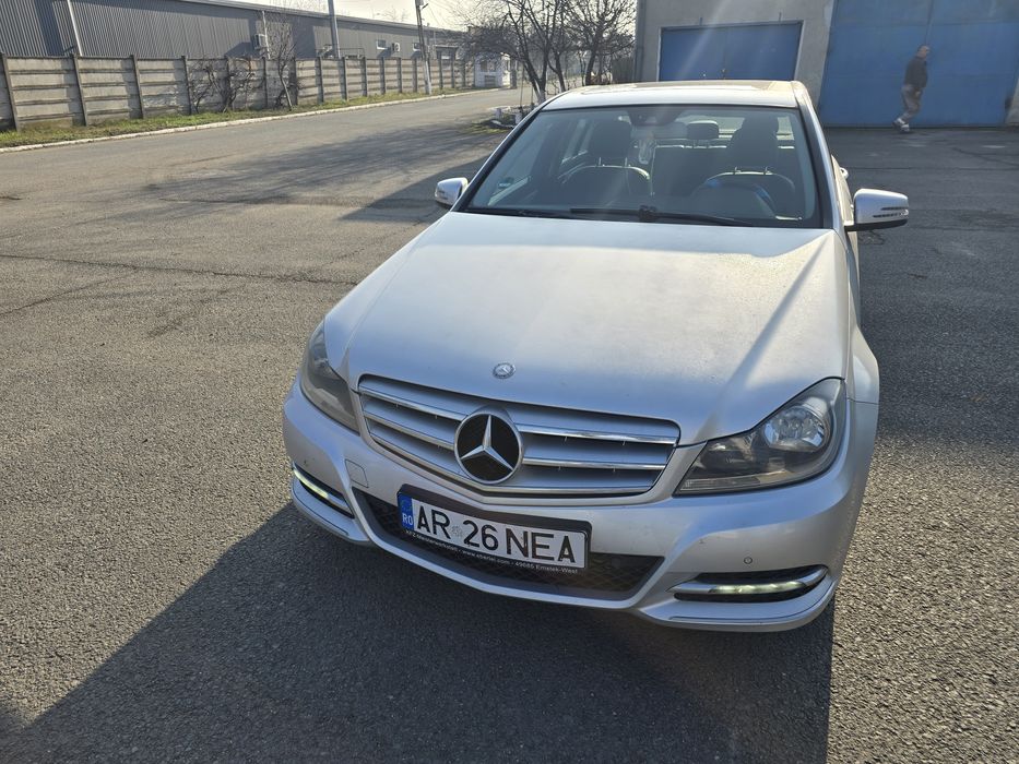 Mercedes-Benz C220