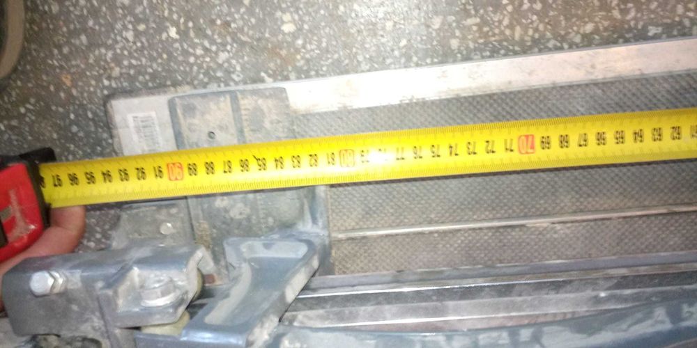 aparat pentru tăierea plăcilor și a ceramicii