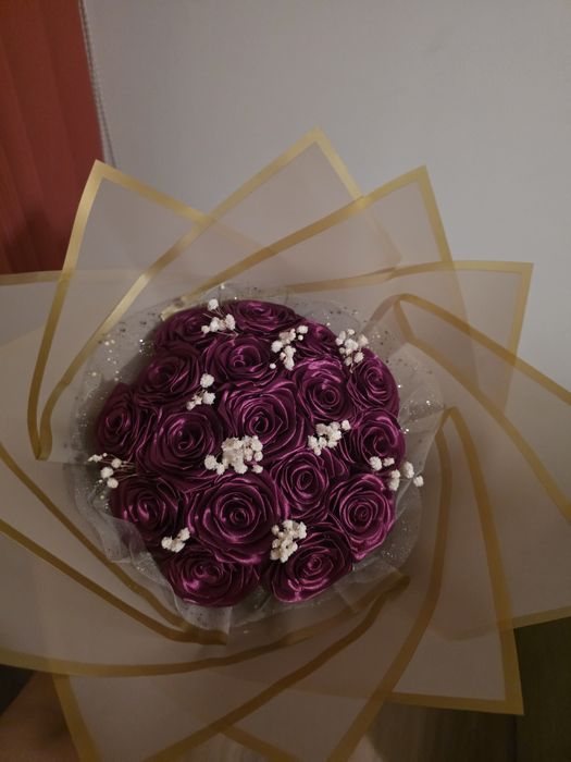 Buchete de flori din satin