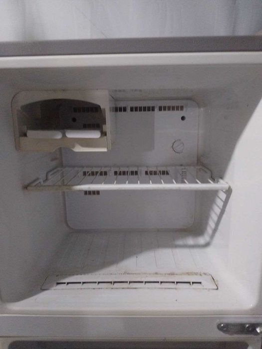 Холодильник Samsung RT2BSRMG