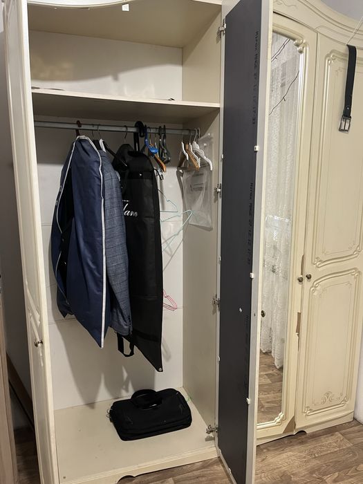 Шкаф и тумбы для спальни