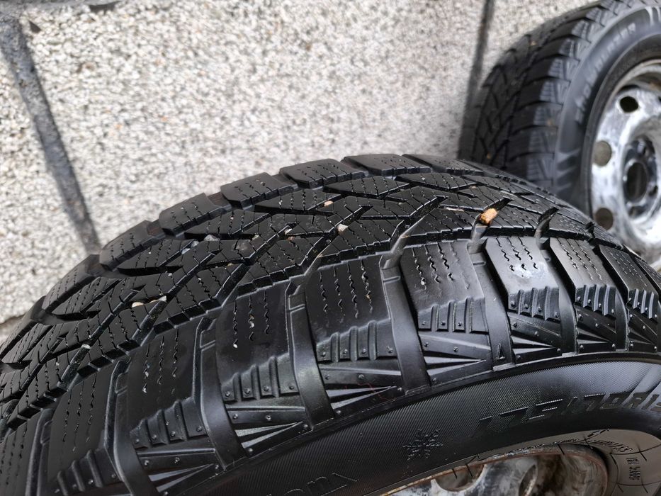 Здравейте продавам комплект зимни гуми с джанти 175/70R13