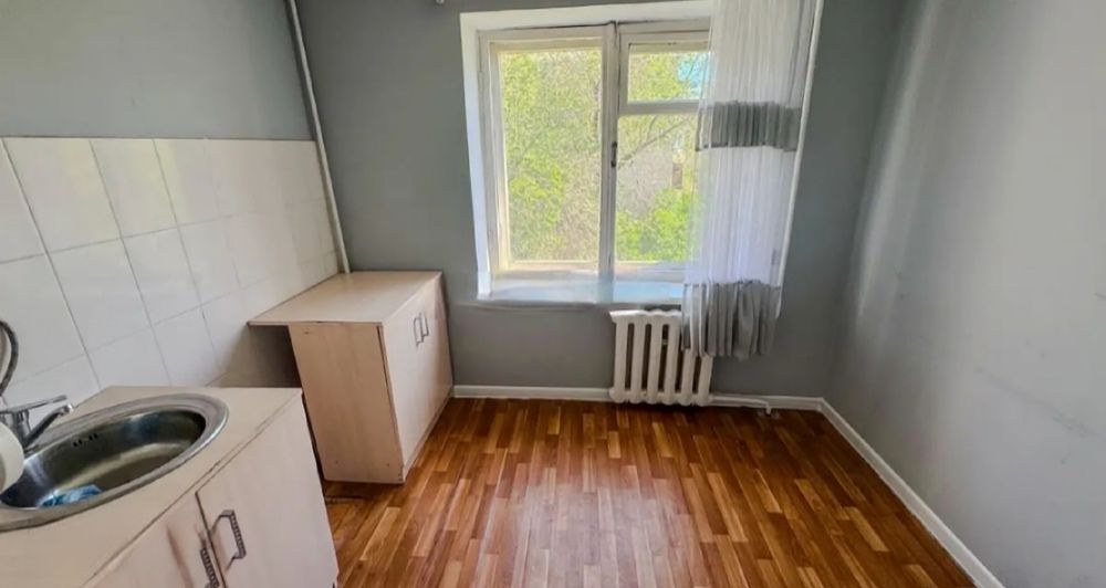 продам 1-ком. 35кв. 5мкр. 3-этаж
