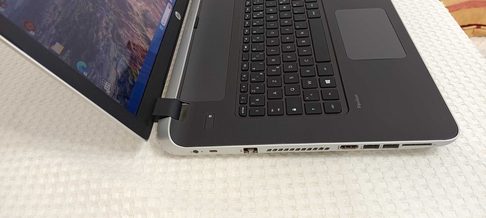 Laptop Hp Pavilion NoteBook Intel Generatia 4 SSD  Ram 8 Gb Impecabil 17 Inch 43 Cm