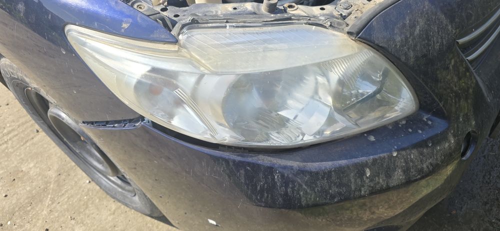 Far dreapta toyota corolla e15