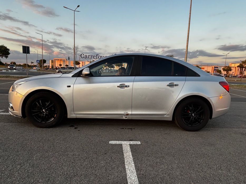 Chevrolet Cruze 1.6 benzină
